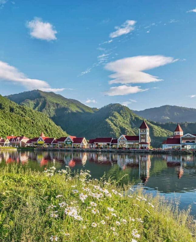 Chengdu: Xiling Snow Mountain Tour with Cable Car & Hiking - The Unique Yin-Yang Border Hike