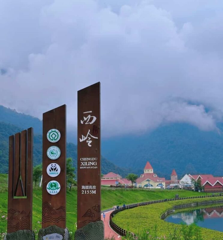 Chengdu: Xiling Snow Mountain Tour with Cable Car & Hiking - The Iconic Sun & Moon Platform