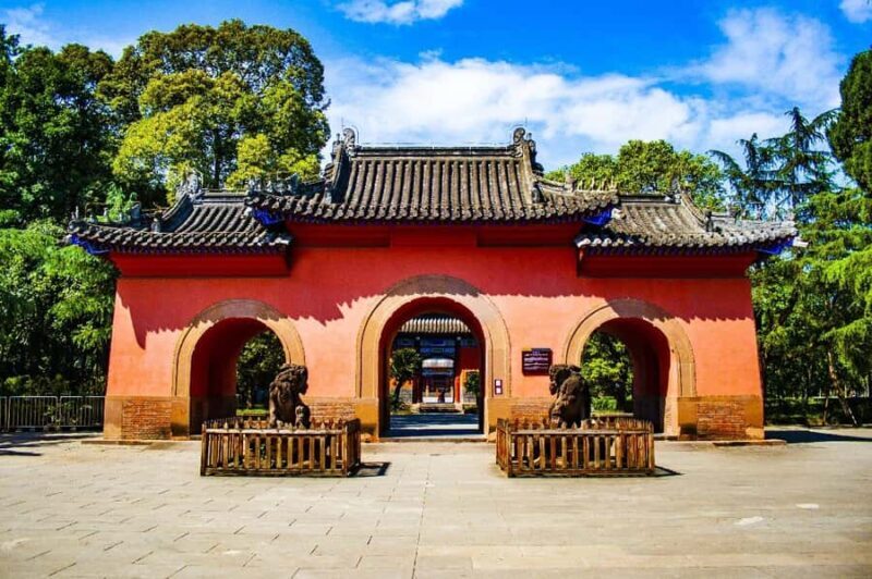 Chengdu:One-day tour to DuFu ThatchedCottage and WuhouTemple - Good To Know