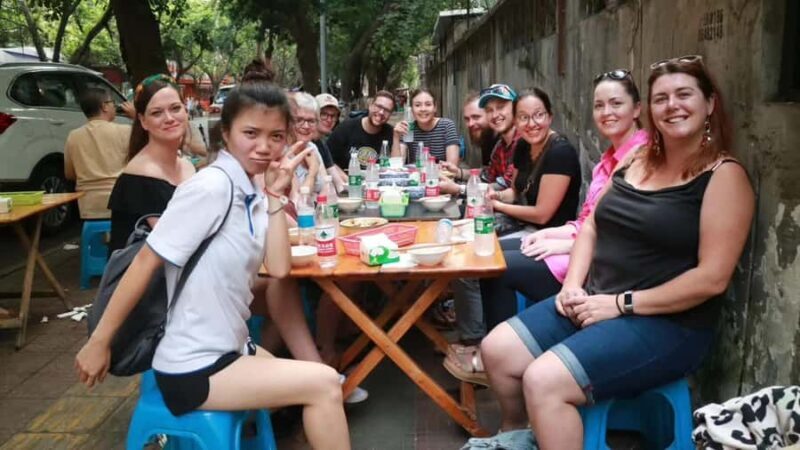 Chengdu's Hidden Bites: A Tuktuk Adventure - The Tuk-Tuk Ride: Nighttime Fun and Atmosphere