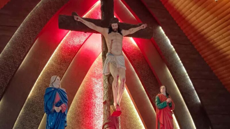 Chennai: St. Thomas Trail & Madras War Cemetery - Visiting Santhome Basilica: A Religious and Architectural Highlight