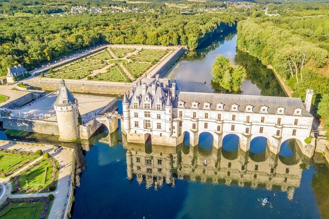 Chenonceau Castle: Private Guided Walking Tour - Duration and Ticket Information