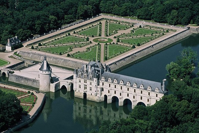 Chenonceau Castle, Wine Tasting & Lunch Private Full-Day Tour  - Loire Valley - Cancellation Policy