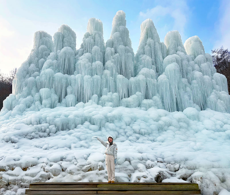 Cheongyang Ice Festival & Nami & Eobi Ice Valley & Strawberry Tour - Guides, language and group comfort