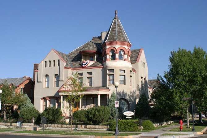 Cheyenne Scavenger Hunt: Roaming Wyoming - Tour Details