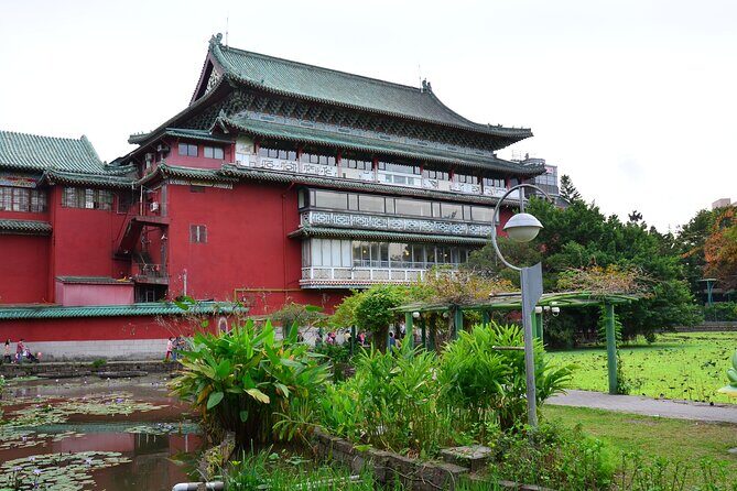 Chiang Kai-Shek Memorial Hall and Nanmen Market - A Closer Look at the Itinerary