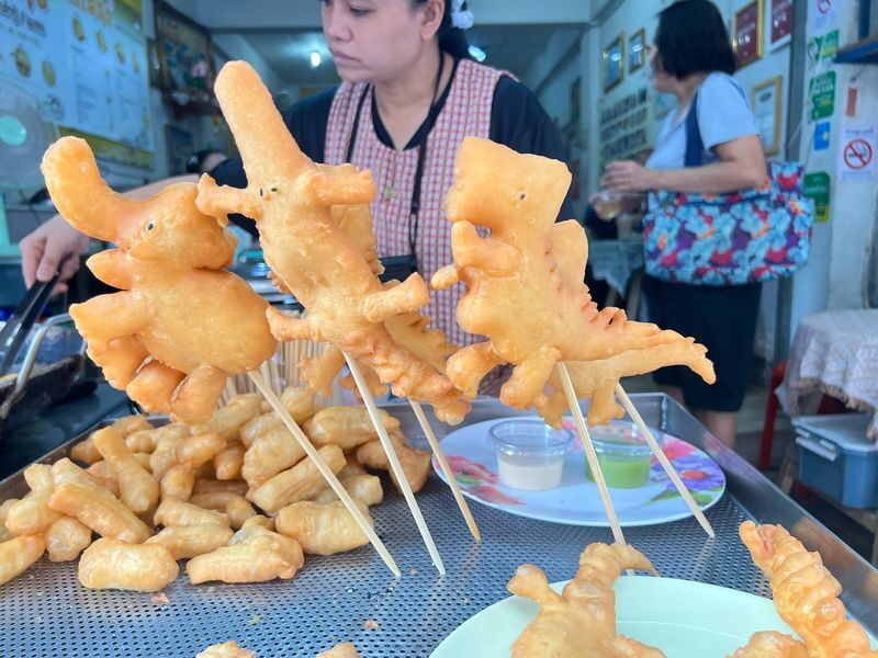 Chiang Mai 2-Hour Street Food Tour with Tastings - At a glance