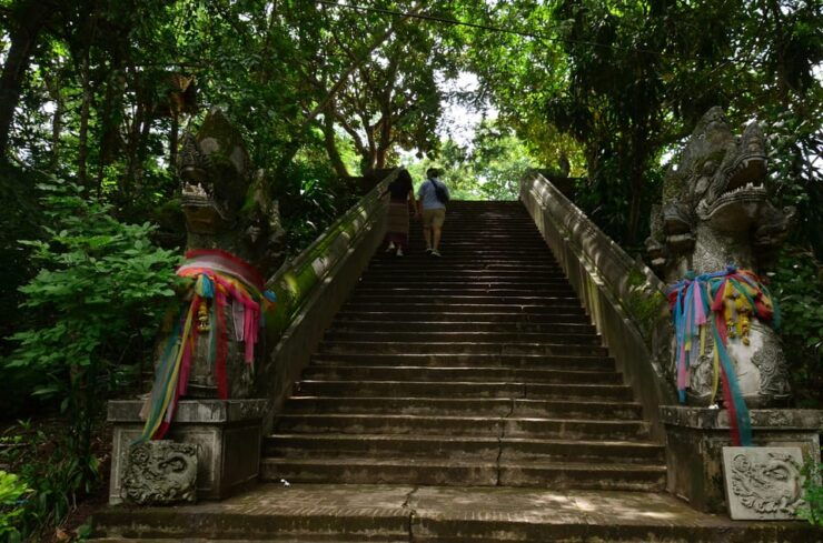 Chiang Mai: 4-hour Doi Suthep, Wat Umong, & Wat Phalat Tour - Visiting Wat Phra That Doi Suthep