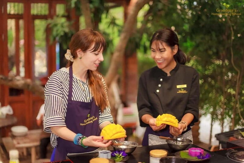 Chiang Mai: Authentic Cooking Class with Market & Farm Visit - Who Should Consider This Experience?
