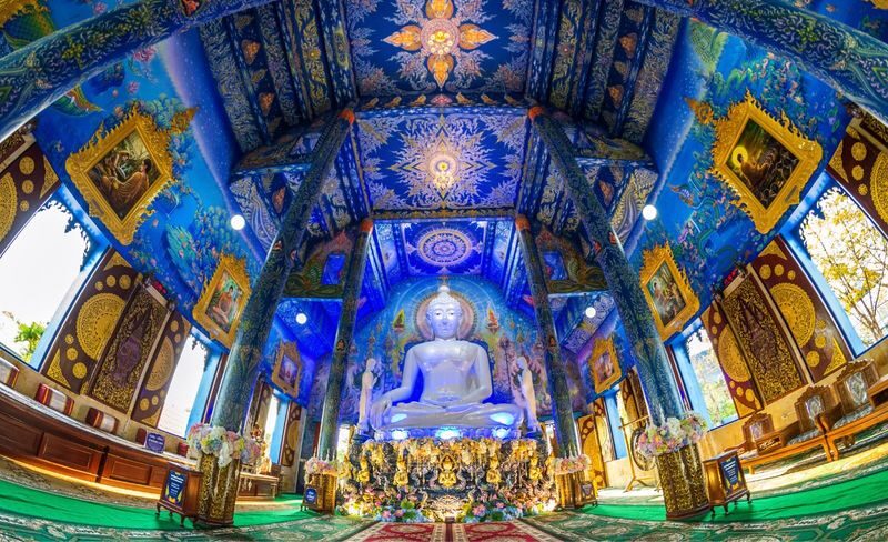 Chiang Mai: Blue White Black Temple in Chiang Rai - Why the three Chiang Rai sights work together