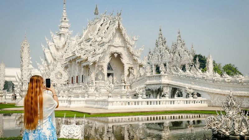 Chiang Mai: Blue White Black Temple in Chiang Rai - Wat Rong Khun: white surfaces and mirror-bright details