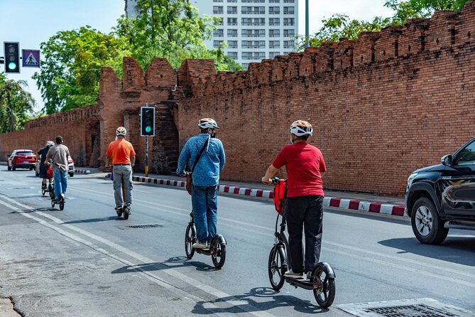 Chiang Mai by Electric Scooter - Local Cuisine and Food Stops for Electric Scooter Explorers