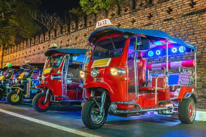 Chiang Mai by Night Tuk-Tuk Tour - Temples, Markets & Street Food - A Balanced View: Pros and Cons