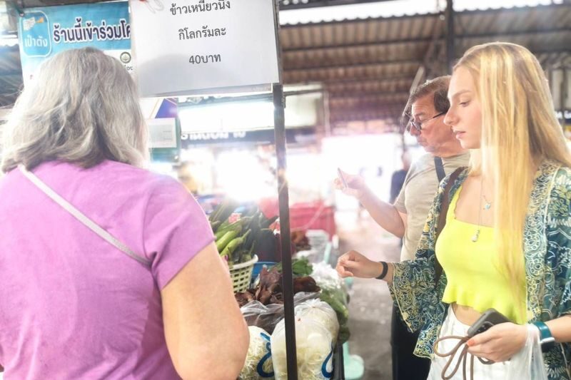 Chiang Mai CASA DE MANGO Full-Day All Inclusive Cooking Class & Elephant Sanctuary Experience - A market visit that makes the cooking class click