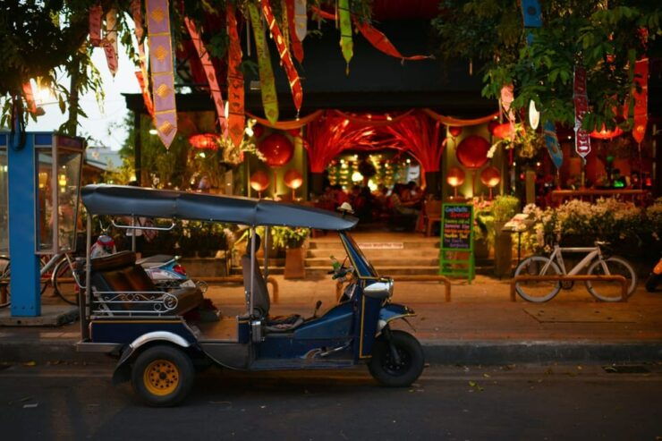 Chiang Mai: Chiang Mai Evening Foodie Tour - Itinerary Highlights
