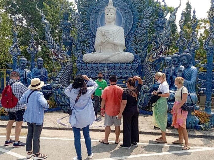 Chiang Mai: Chiang Rai White Temple and Blue Temple Day Tour - Customer Reviews and Ratings
