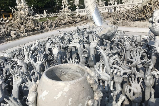 CHIANG MAI-CHIANG RAI: WhiteBlue TempleBaan DamGolden Triangle - Common Questions