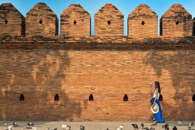 Chiang Mai City Tour By RED TUK TUK: Famous View Point, Attractions & Doi Suthep - Meeting and Pickup