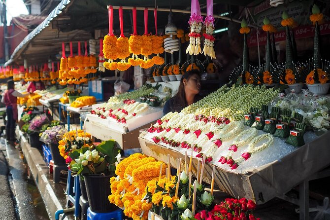 Chiang Mai City Tuk Tuk Evening Tour: Beautiful Temples and Tasty Street Foods - Pricing and Reservation Details
