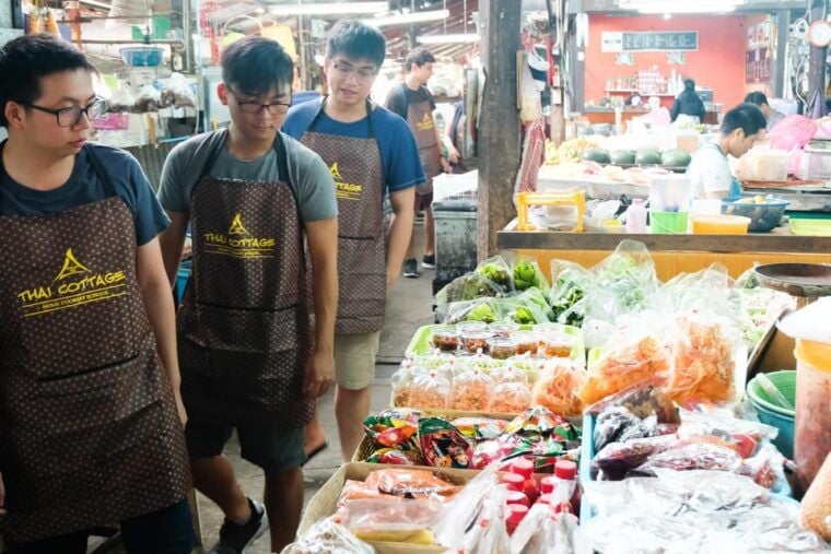 Chiang Mai: Cooking Class, Market and Thai Herbs Garden Tour - Curry Paste and Curry Dishes