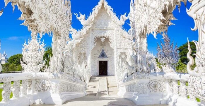 Chiang Mai: Day Trip to Chiang Rai Temples & Golden Triangle - Discovering the Blue Temple: Wat Rong Suea Ten