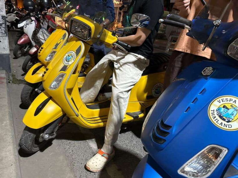 Chiang Mai : Discover Chiang Mais After Dark by Vespa Tour - Participant Requirements and Restrictions
