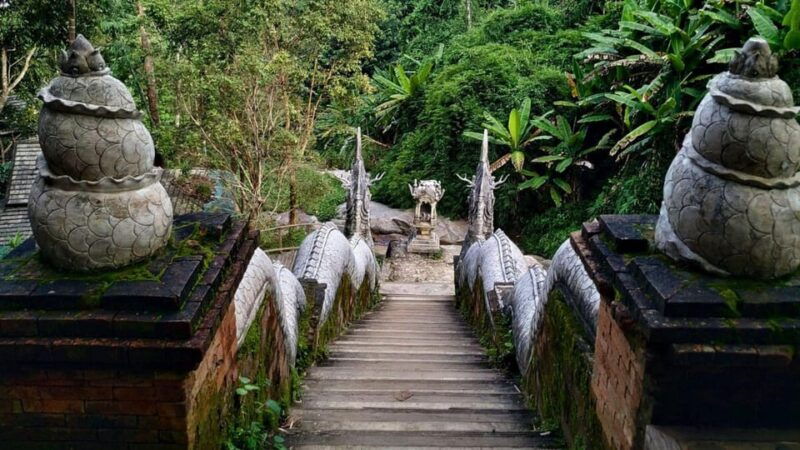 Chiang Mai: Doi Suthep and Wat Pha Lat Temple Evening Tour - Good To Know