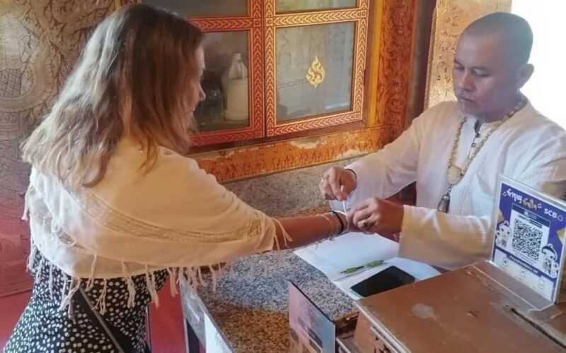 Chiang Mai: Doi Suthep Temple & Hmong Hill Tribe Culture - Who Should Consider This Tour?