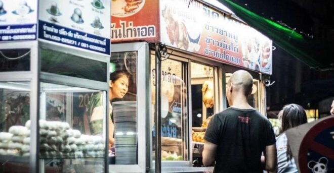Chiang Mai: Evening Local Street Food Market Tour - Review Summary