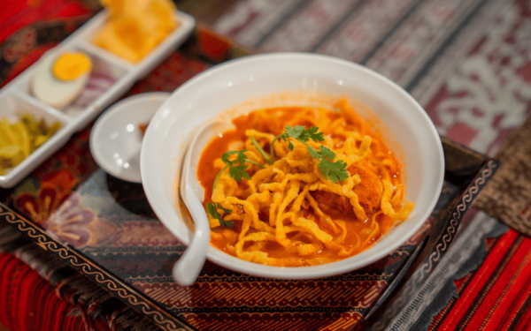 Chiang Mai: Evening Sightseeing and Local Food Tour - Booking Details