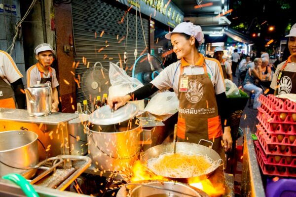 Chiang Mai: Evening Sightseeing and Local Food Tour - Tips for Enjoying the Tour