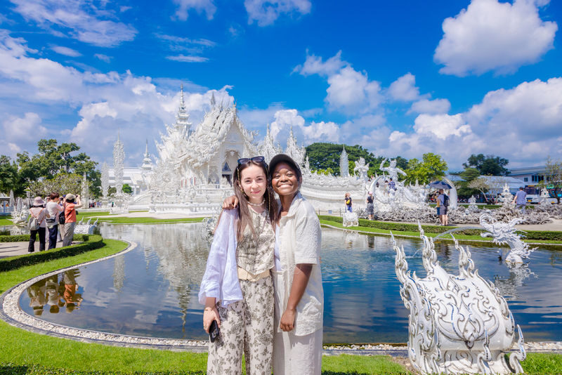 Chiang Mai Full-Day White Temple, Blue Temple & Black House Tour - Lunch near the White Temple