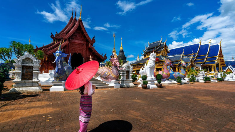 Chiang Mai: Half day Thai Costume with Cafe hopping - A costume-led way to see old Chiang Mai