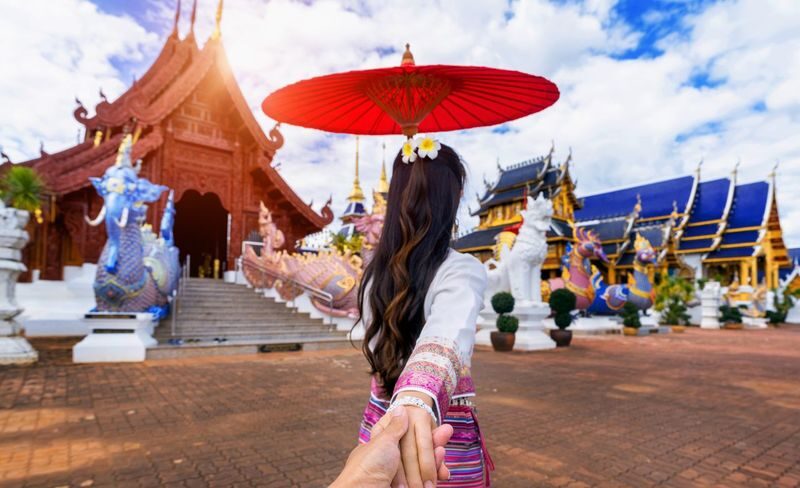 Chiang Mai: Half day Thai Costume with Cafe hopping - Choosing silk, embroidered tops, and accessories