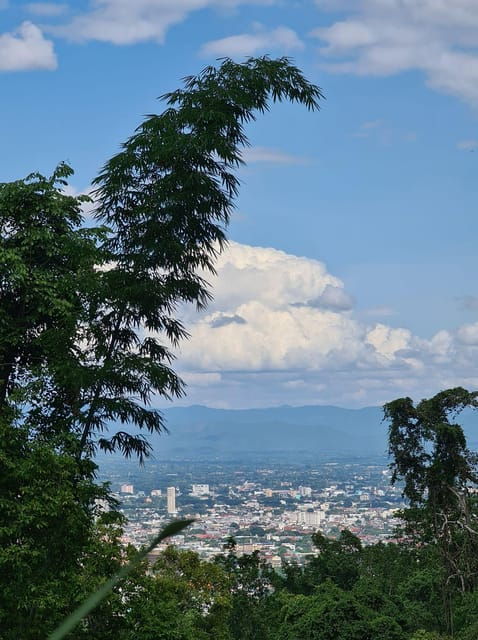Chiang Mai: Hike Monks Trails, Cliff Jump & Michelin Lunch - Exploring Monks Trail