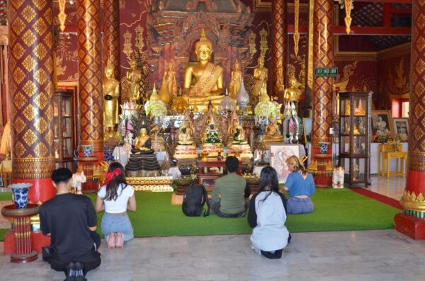 Chiang Mai: History and Temples Discovery Walking Tour - Dress Code and Restrictions