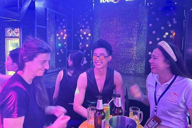 Chiang Mai: Ladyboy Cabaret  Stories, Dinner and Sparkle - An In-Depth Look at the Experience