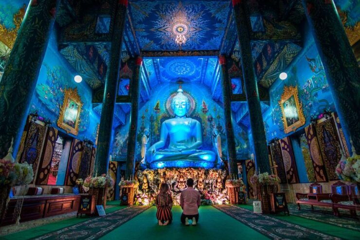 Chiang Mai: Long Neck Village & Chiang Rai's Iconic Temples - Experience