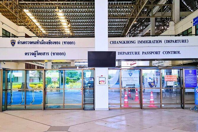 Chiang Mai: Luxury Slow Boat to Luang Prabang 3D2N - Day 2: The Relaxed River Crossing and the Magic of Pak Beng