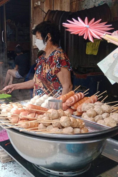 Chiang Mai: Mae Kampong Village, Hot Springs & Bor Sang Tour - Tips for Tour Participants