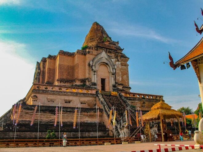 Chiang Mai: Main Temples Tour With Portuguese Speaking Guide - Language and Guidance