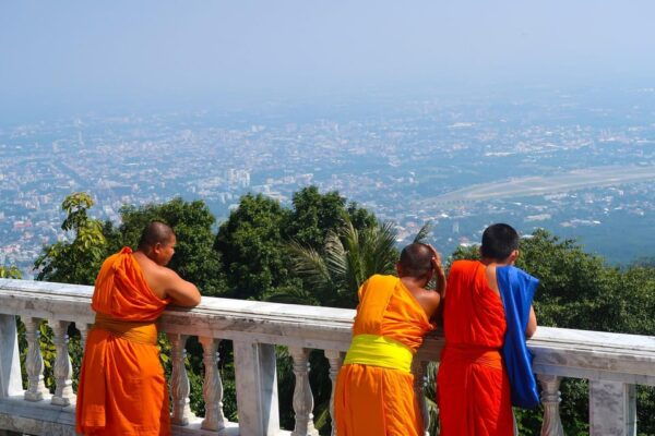 Chiang Mai: Main Temples Tour With Portuguese Speaking Guide - Questions You May Have