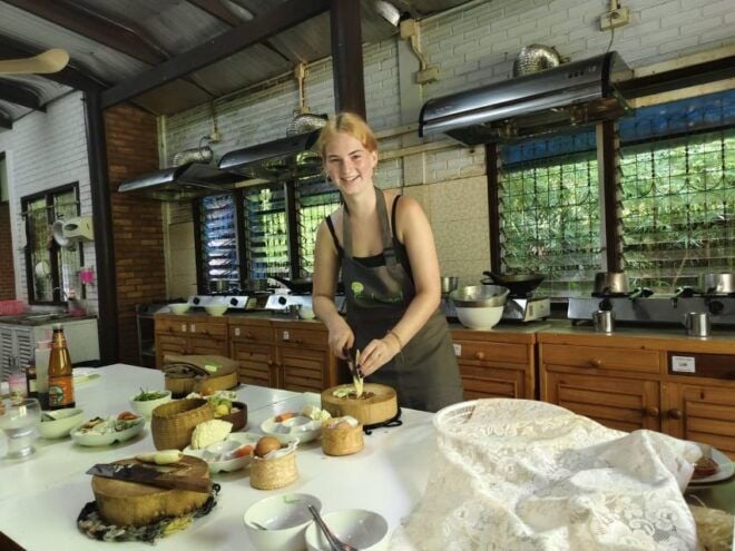 Chiang Mai: Morning Cooking Class and Visit Local Market - Pickup Service