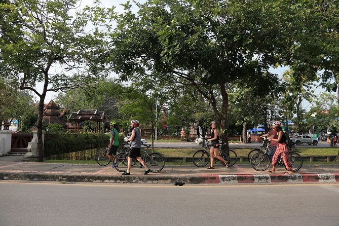 Chiang Mai Night Bike Tour - Tour Stops