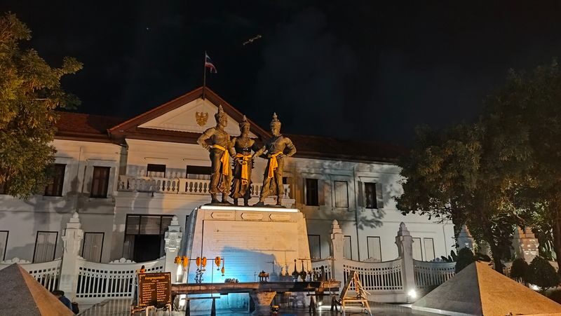 Chiang Mai Old City Twilight Walking Tour - 3 Hrs - What to bring and how to prepare