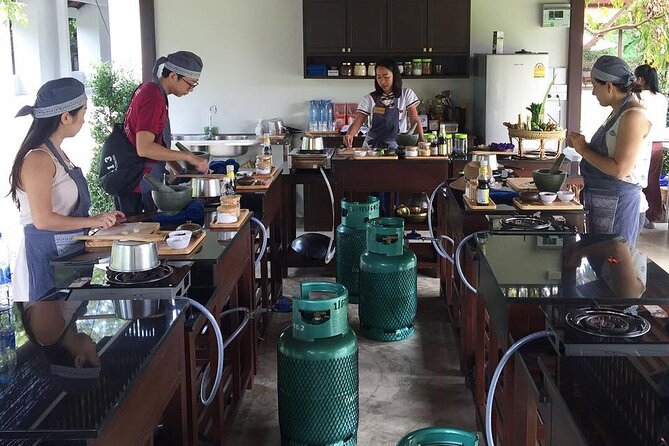 Chiang Mai Organic Farm Thai Cooking Class - Traditional Thai Cooking Techniques and Recipes
