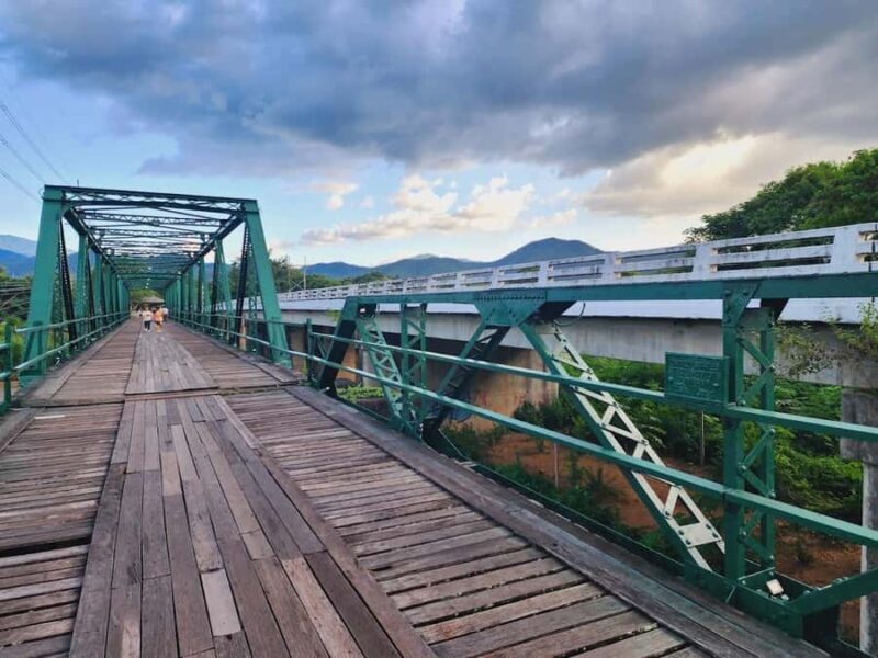 Chiang Mai: Pai Famous Attractions Day Trip with Guide - Pai Canyon: Stunning Cliffs and Dramatic Views