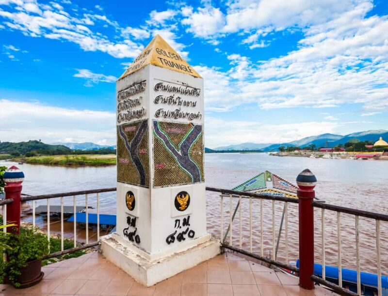 Chiang Mai: Private Chiang Rai Temples & Golden Triangle - Choui Fong Tea Plantation—Scenic Serenity