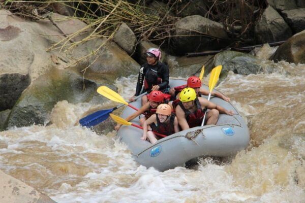 Chiang Mai Rafting in Mae Taeng River With Thai Buffet - Free Cancellation