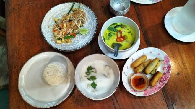 Chiang Mai : Small Group Thai Cooking Class With Market Tour - Market Tour Highlights